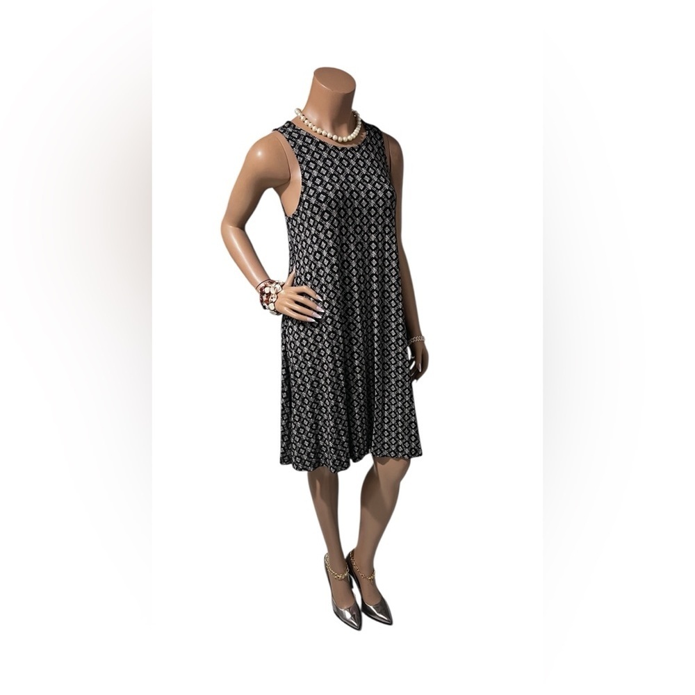 Old Navy Black and White Geometric Midi Dress☑️ - Picture 10 of 11